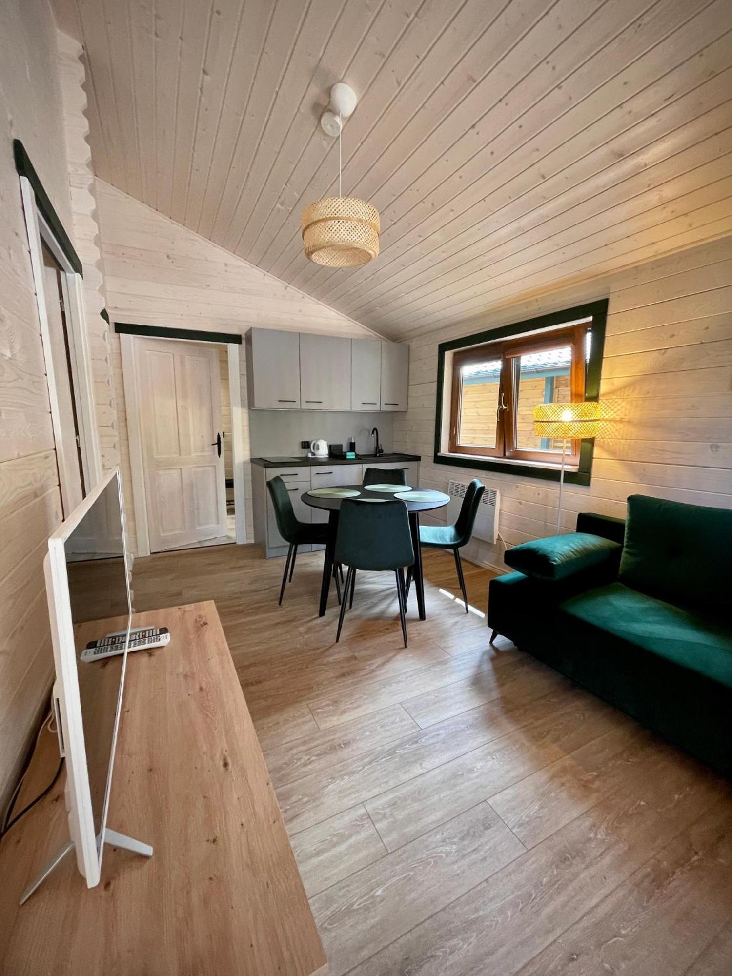 Osrodek Wypoczynkowy "Julia" W Samociazku Hotel Samociazek Luaran gambar